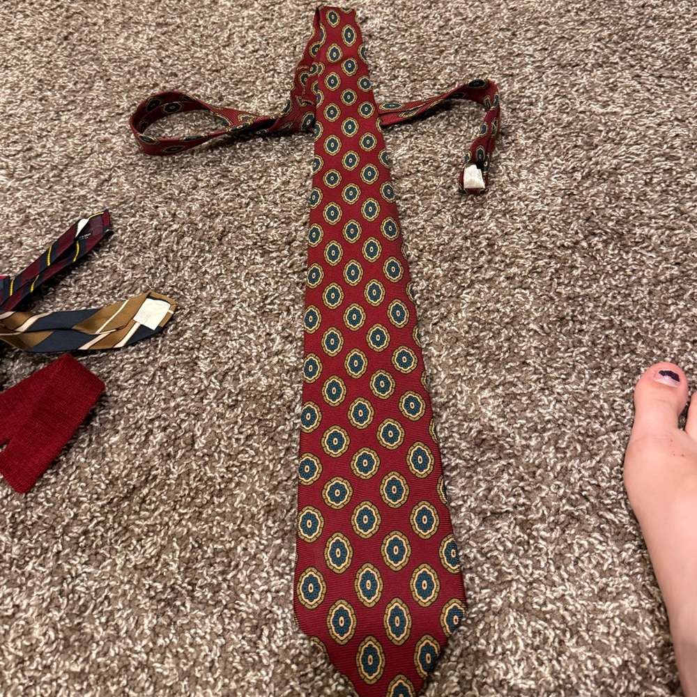 🍒Red and Green Geometric Silk Tie